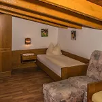 Saroja-tannleger Apartment