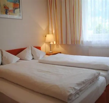 Apartment Saroja-tannleger